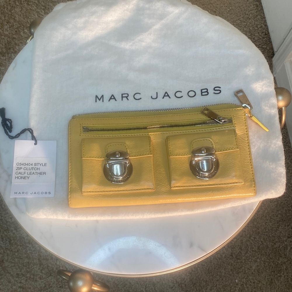COPY - Marc Jacobs Zip Clutch 100% Calf Leather “Honey” Color. Used condition